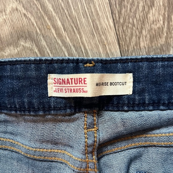 Levi’s mid rise bootcut jeans - Picture 2 of 4
